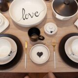 ⁦طقم المائدة 42 قطعة Love الفخار الأبيض⁩ - الصورة ⁦3⁩